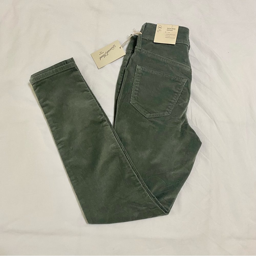 Universal Thread Goods Co. Green Corduroy High Rise Skinny Green Pants - Picture 3 of 13